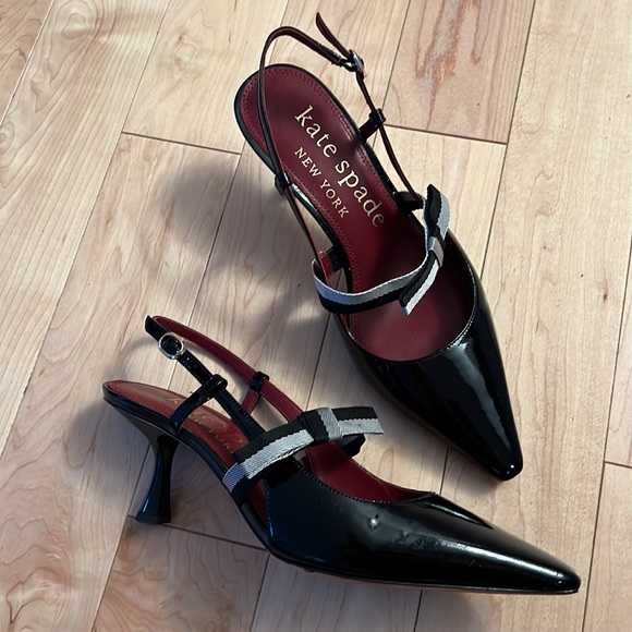 Kate Spade Patent with Bow Size 7.5 Sling Back Sandals - Picture 2 of 6